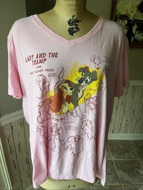 Disney Tops - Disney Pink Lady and the Tramp Graphic V-Neck Tee sz 2xl